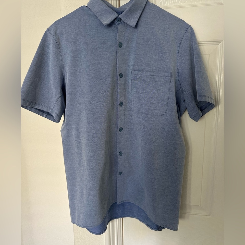 Lululemon Men’s Live in Practice - short sleeve button down shirt